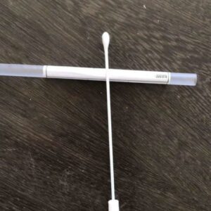 White cotton Swabs