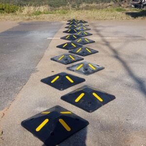 Speed Bumps – Rubber – Square – Yellow Stripes – 1M – SXS401PM