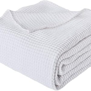 Thermal waffle weave blankets