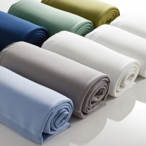 white hospital blankets