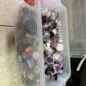 A large holder full of amazing glitters DEMO